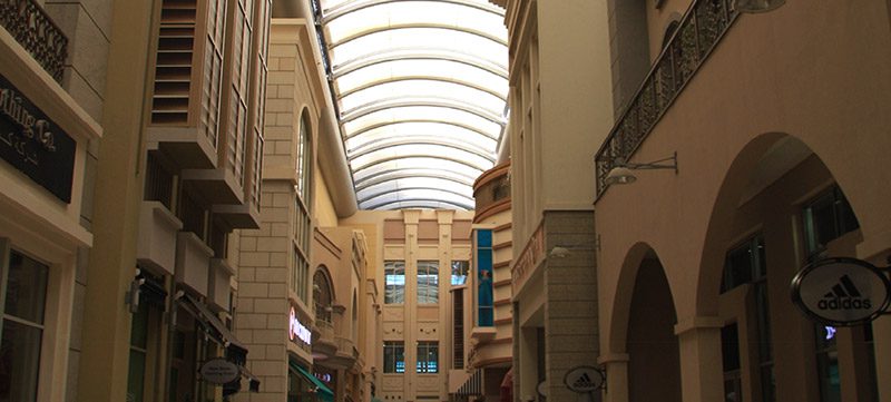 Shopping center-retractable roof