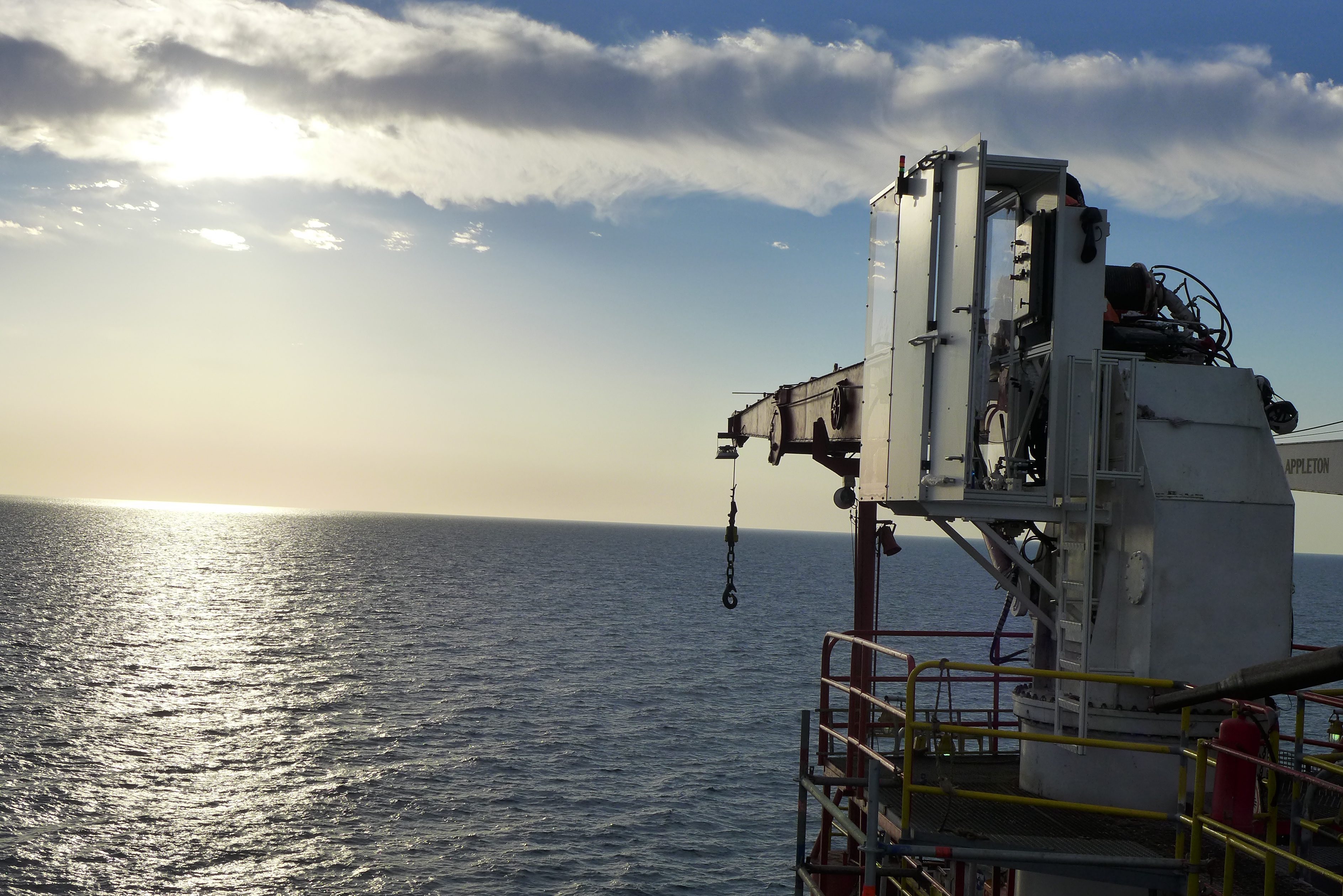 Aufrüstung eines Offshore Krans und seiner Winde auf der OMV Platform PFS4 im Schwarzen Meer. Der Kran und die Winde wurden für den Personentransport zugelassen.